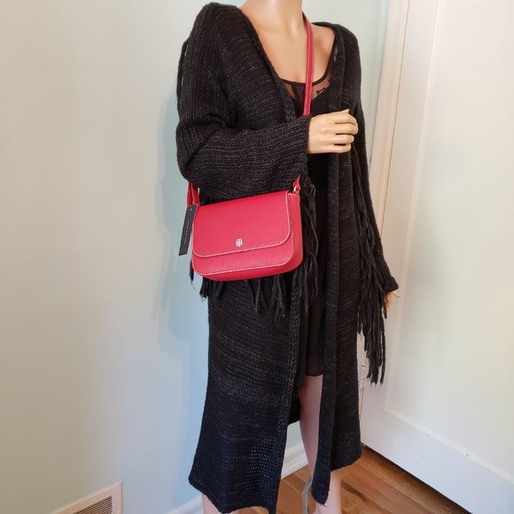 NWT Tommy Hilfiger Red Shoulder Bag. - Picture 12 of 16